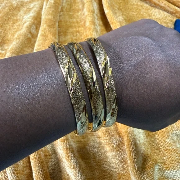 Elegant Gold Hinge Bangle Set - Picture 4 of 7